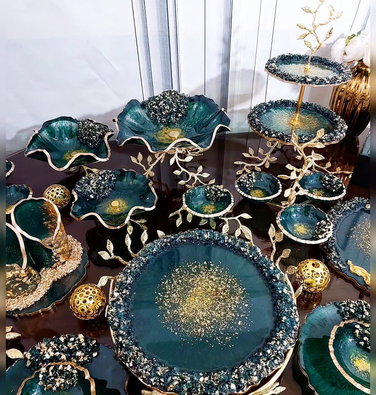 شیرینیخوری رزینی استند مزه سبز طلایی کیک خوری سبز و طلایی رزینی