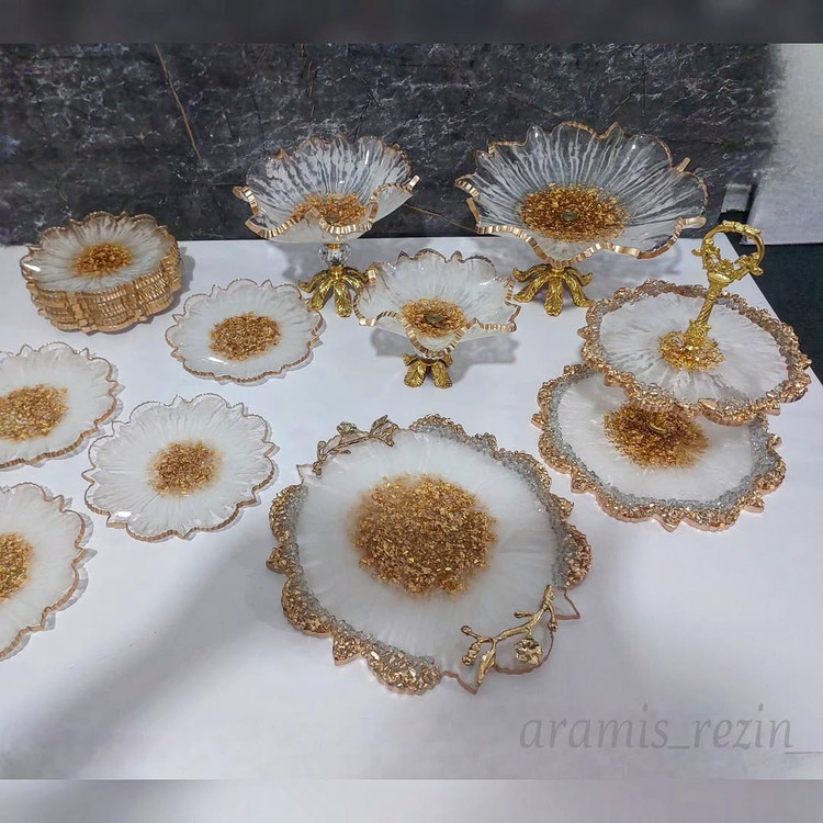 سرویس ظروف پذیرایی رزینی سفید طلایی