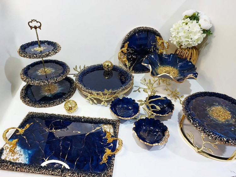 سینی مستطیل سرمه ای طلایی دسته طلایی رزینی شیرینی خوری سه طبقه سرمه ای طلایی