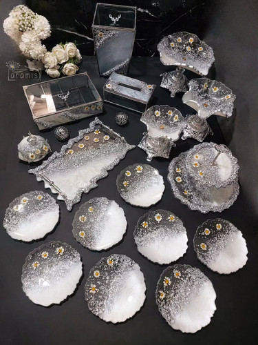 سرویس کامل جهیزیه سفید نقره ای گل بابونه