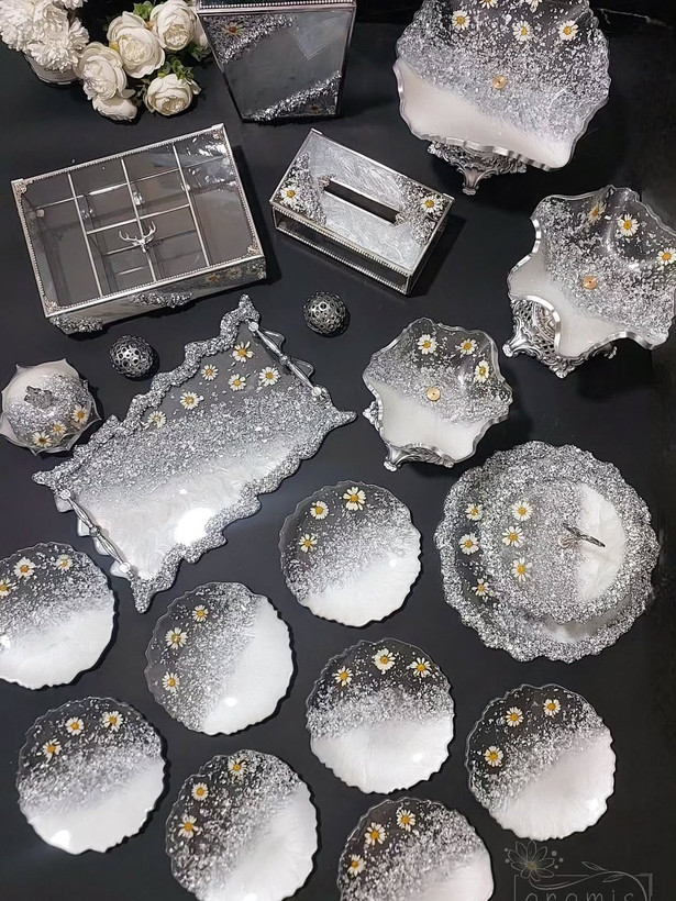 جعبه دستمال سطل تیبگ رزینی سفید نقره ای بابونه