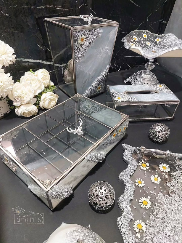 جا دستمالی و سطل و تیبگ رزینی سفید نقره ای