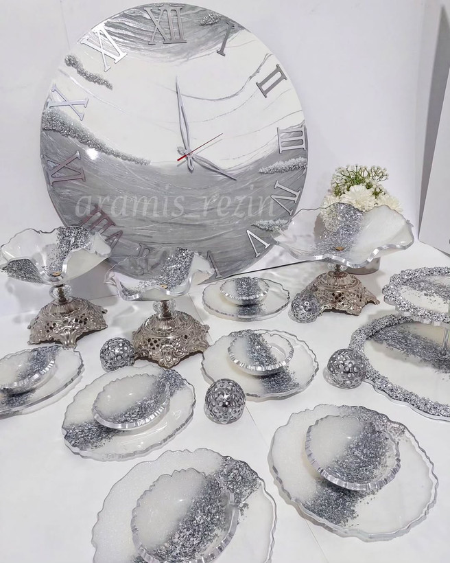 ظروف پذیرایی سفید طوسی