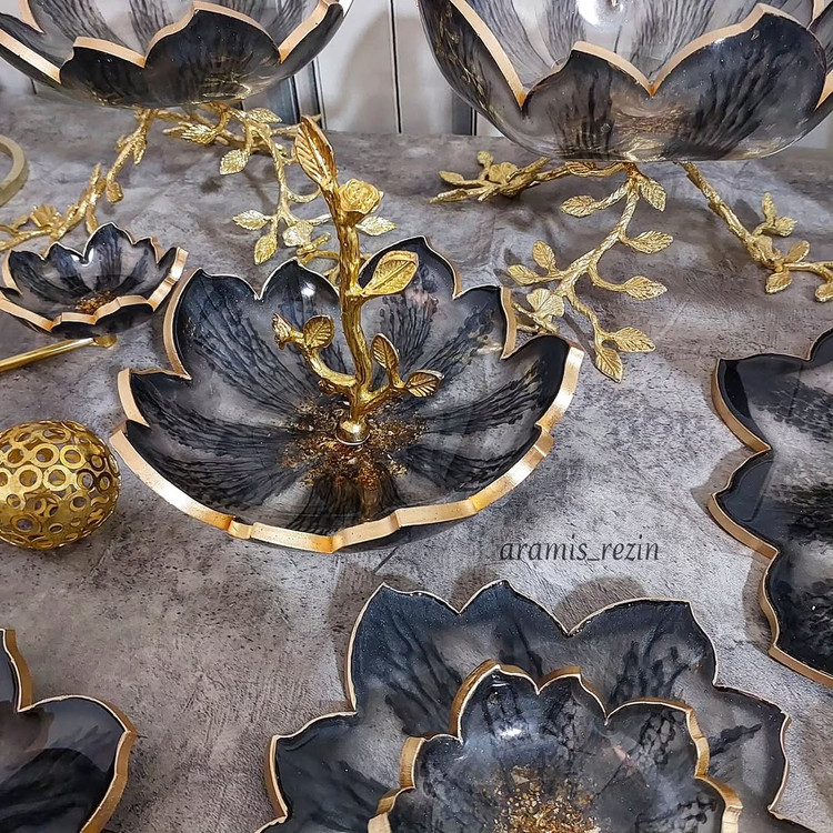 شکلاتخوری مشکی طلایی