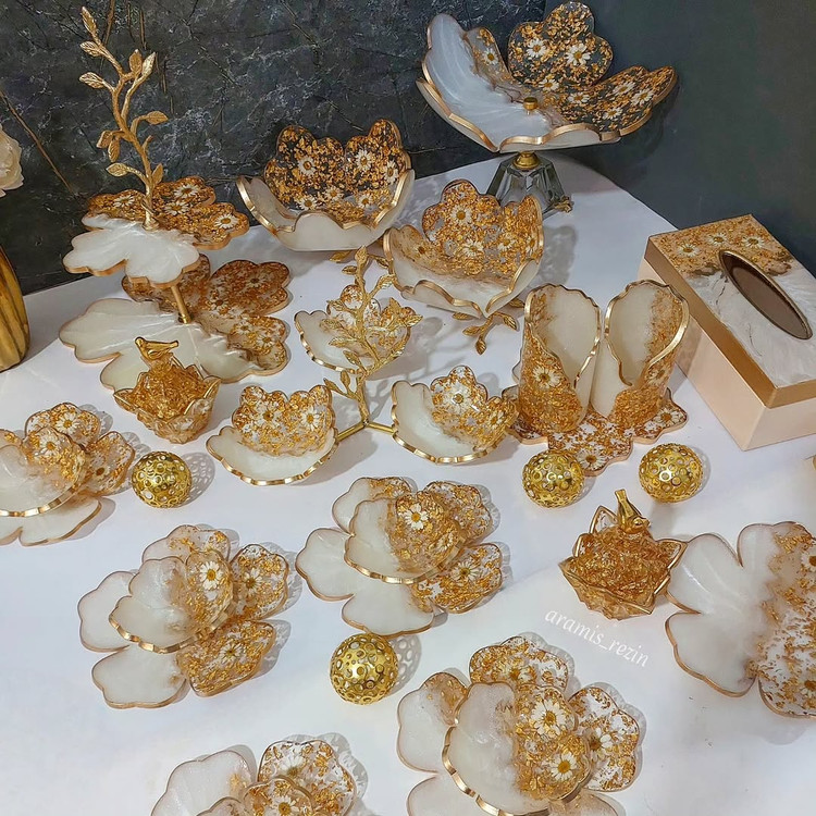 ظروف پذیرایی سفید طلایی بابونه