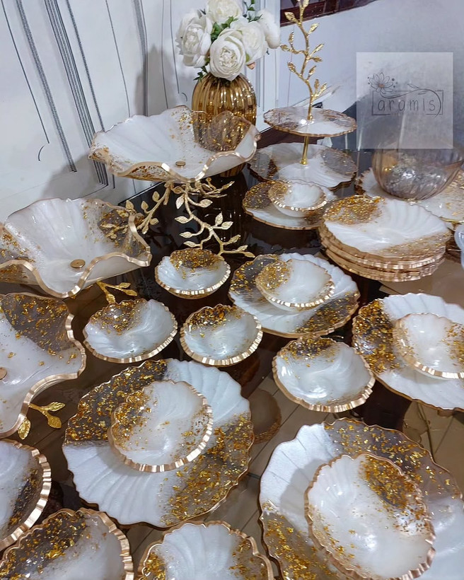 سرویس ظروف پذیرایی سفید طلایی رزینی