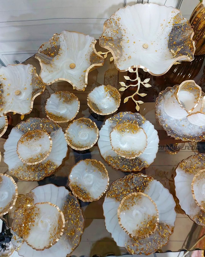 ظروف جهیزیه سفید طلایی