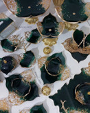 سرویس ظروف پذیرایی رزینی سبز صدفی و طلایی طرح مربع مستطیل