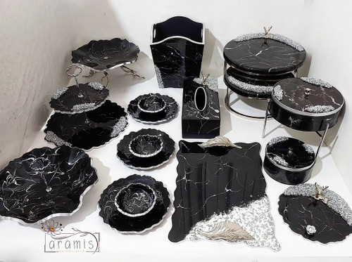 سرویس ظروف پذیرایی رزینی زمینه مشکی رگه نقره ای