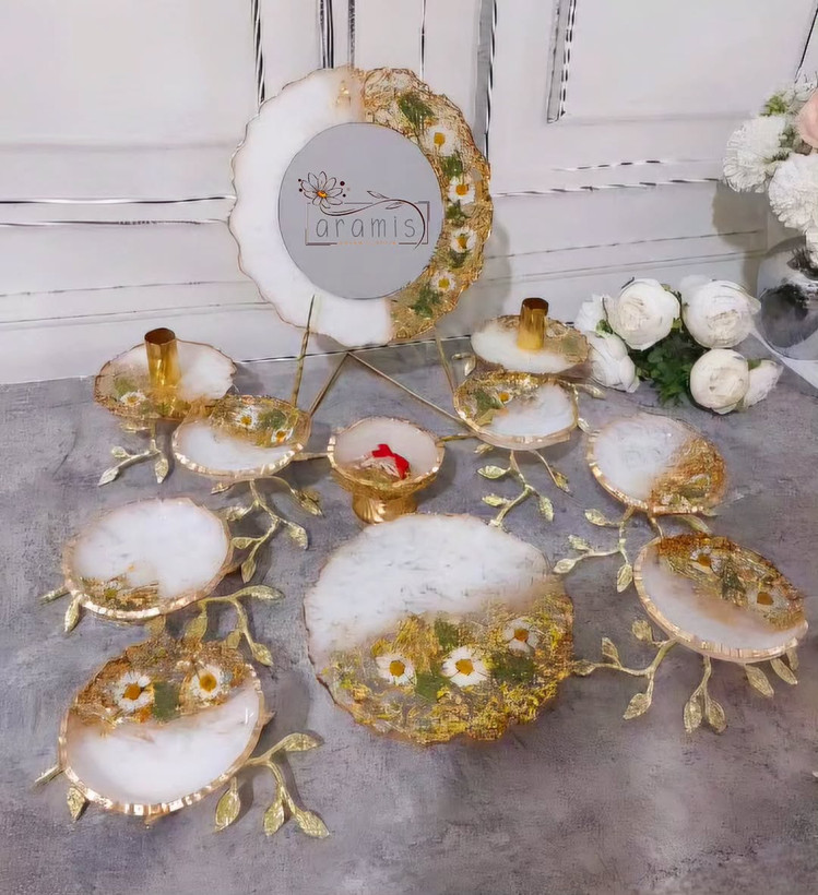 سرویس ظروف هفتسین سفید طلایی بابونه رزینی