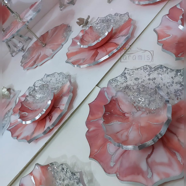 ظروف رزینی سفید صورتی