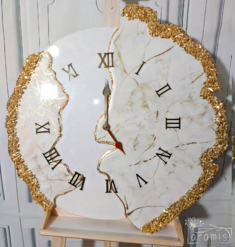 ساعت دیواری لوکس ویژه جهیزیه سفید طلایی رزینی