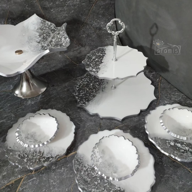 ظروف پذیرایی سفید طوسی