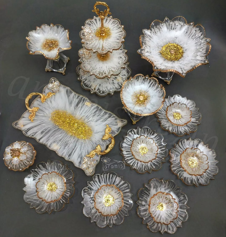 سرویس ظروف پذیرایی رزینی سفید طلایی