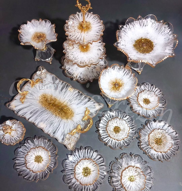 ظروف پذیرایی سفید طلایی رزینی