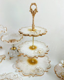ظروف شیرینی خوری سه طبقه رزینی سفید طلایی خیلی زیبا