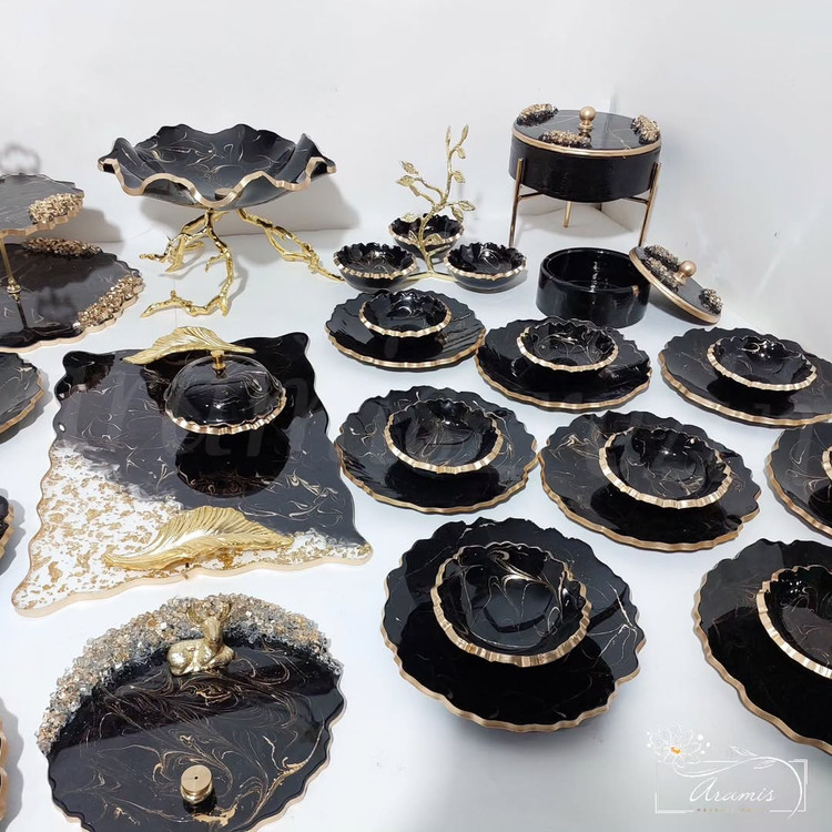 ظروف مشکی طلایی سرویس رزینی