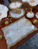 سرویی پذیرایی رزینی طرح کرم طلایی مرمر سنگ رگه دار پایه برگ برنجی