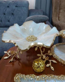 سرویی پذیرایی رزینی طرح کرم طلایی مرمر سنگ رگه دار پایه برگ برنجی